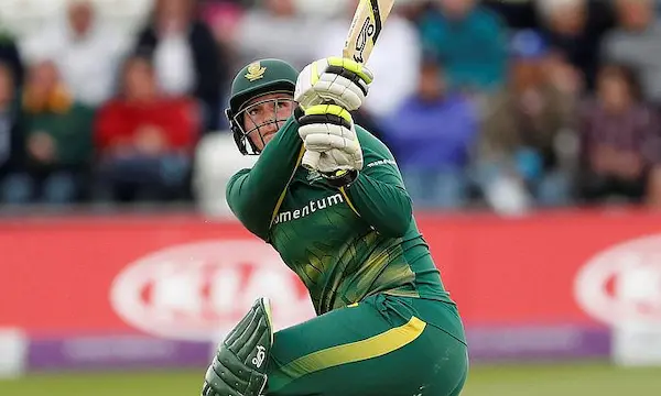 Lizelle Lee – 12 sixes